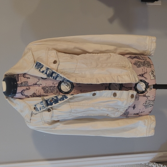 White Jean jacket - Picture 1 of 3